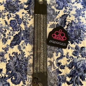 NWT paparazzi black bracelet.